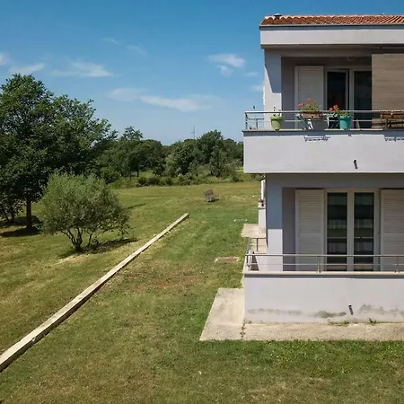 Vitalia 2+2 Апартаменти *