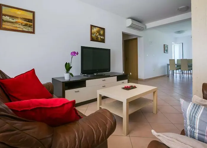 Vitalia 2+2 * פורץ