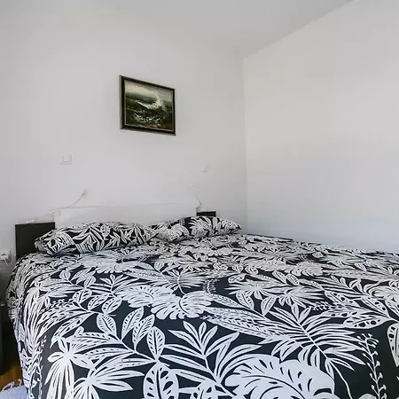 Vitalia 2+2 * Πόρετς